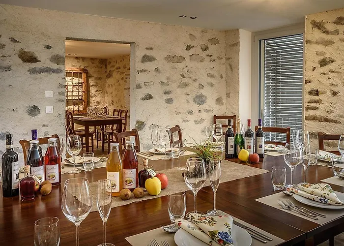 Coltiviamo Sogni Berry & Wine ファームステイ Campascio